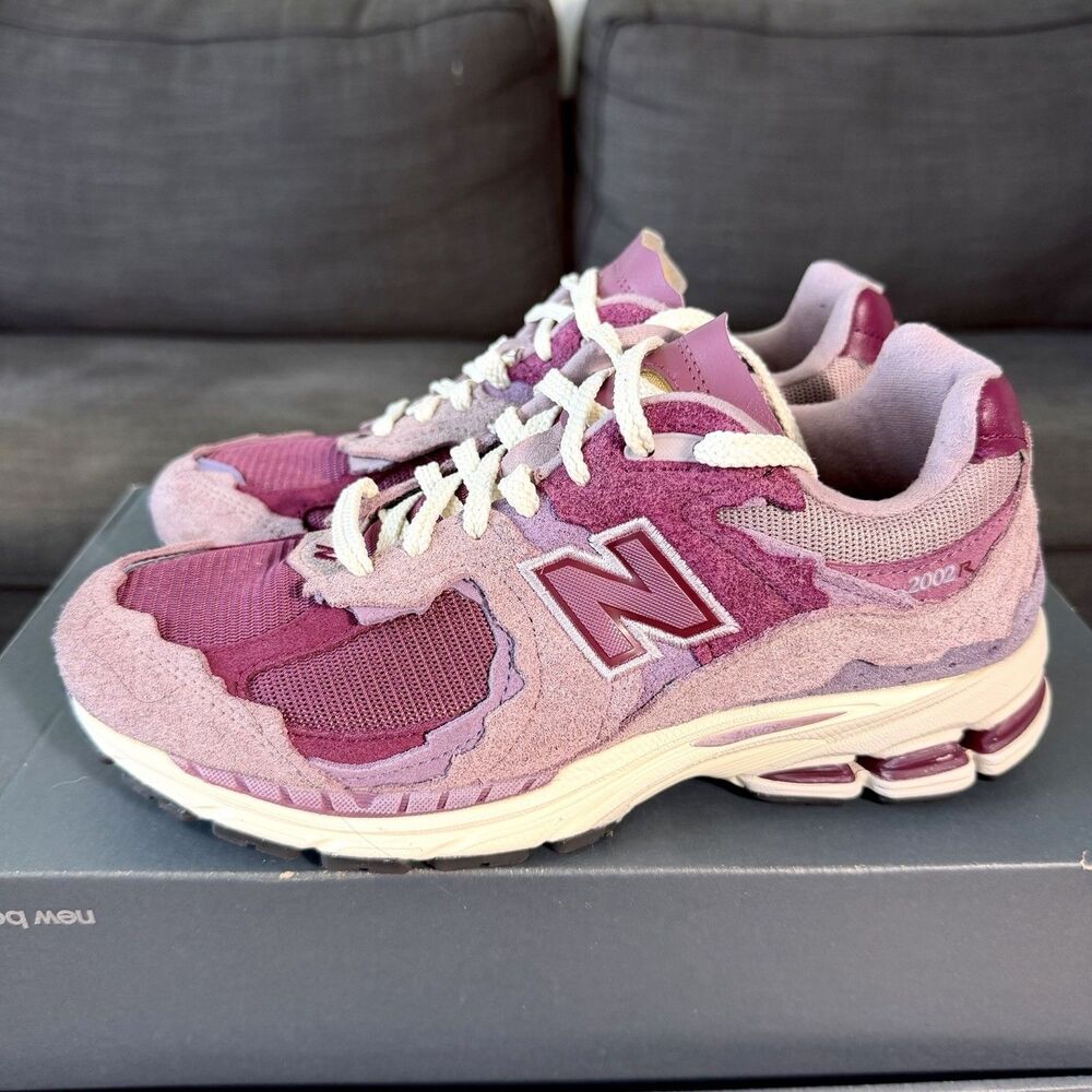 New Balance 2002R Protection Pack Pink Suede Leather Shoes M2002RDH Men's Size 7